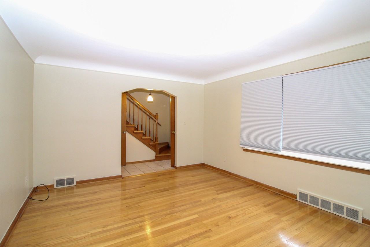 7652 W Morrow Cir - Photo 3 of 21