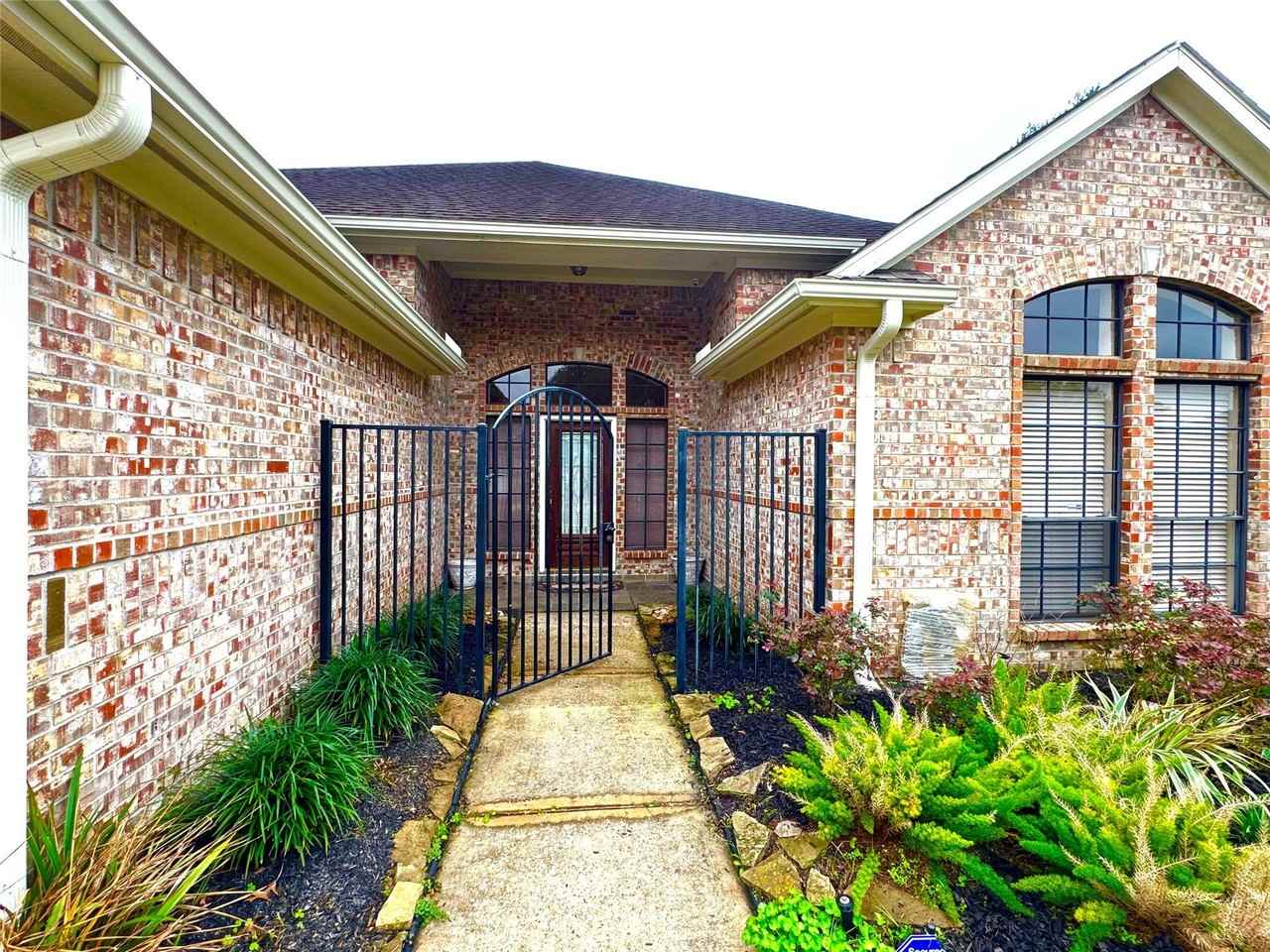 3115 Evergreen Oak Dr - Photo 2 of 37