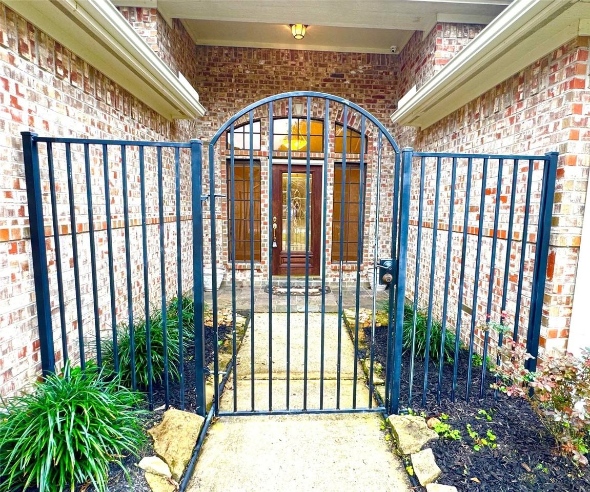 3115 Evergreen Oak Dr - Photo 3 of 37