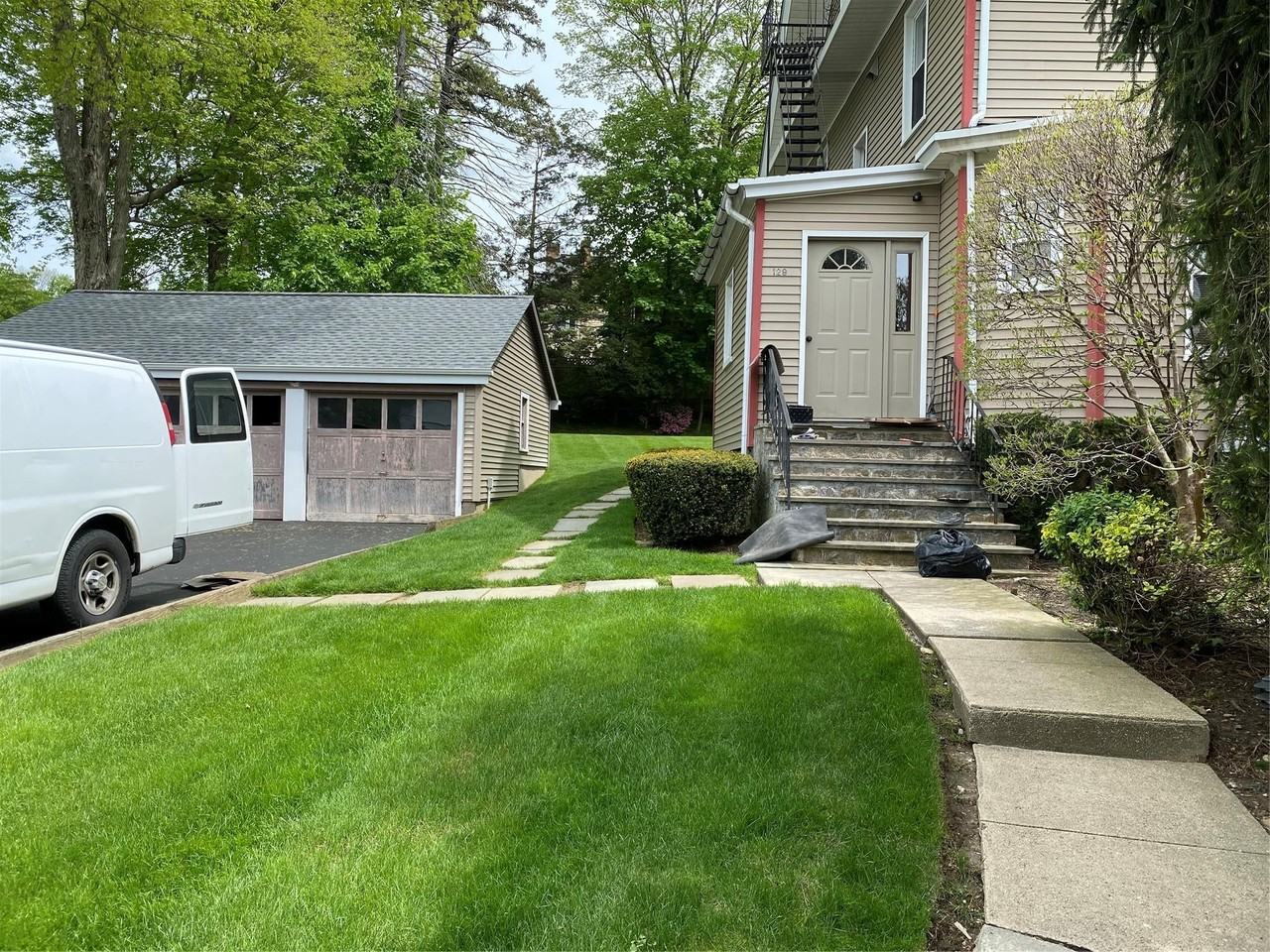 231 Edgewood Ave - Photo 3 of 21