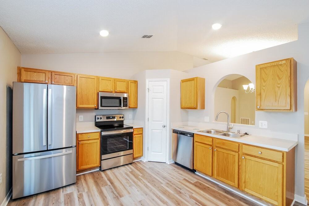 1818 Jake Ln - Photo 5 of 15