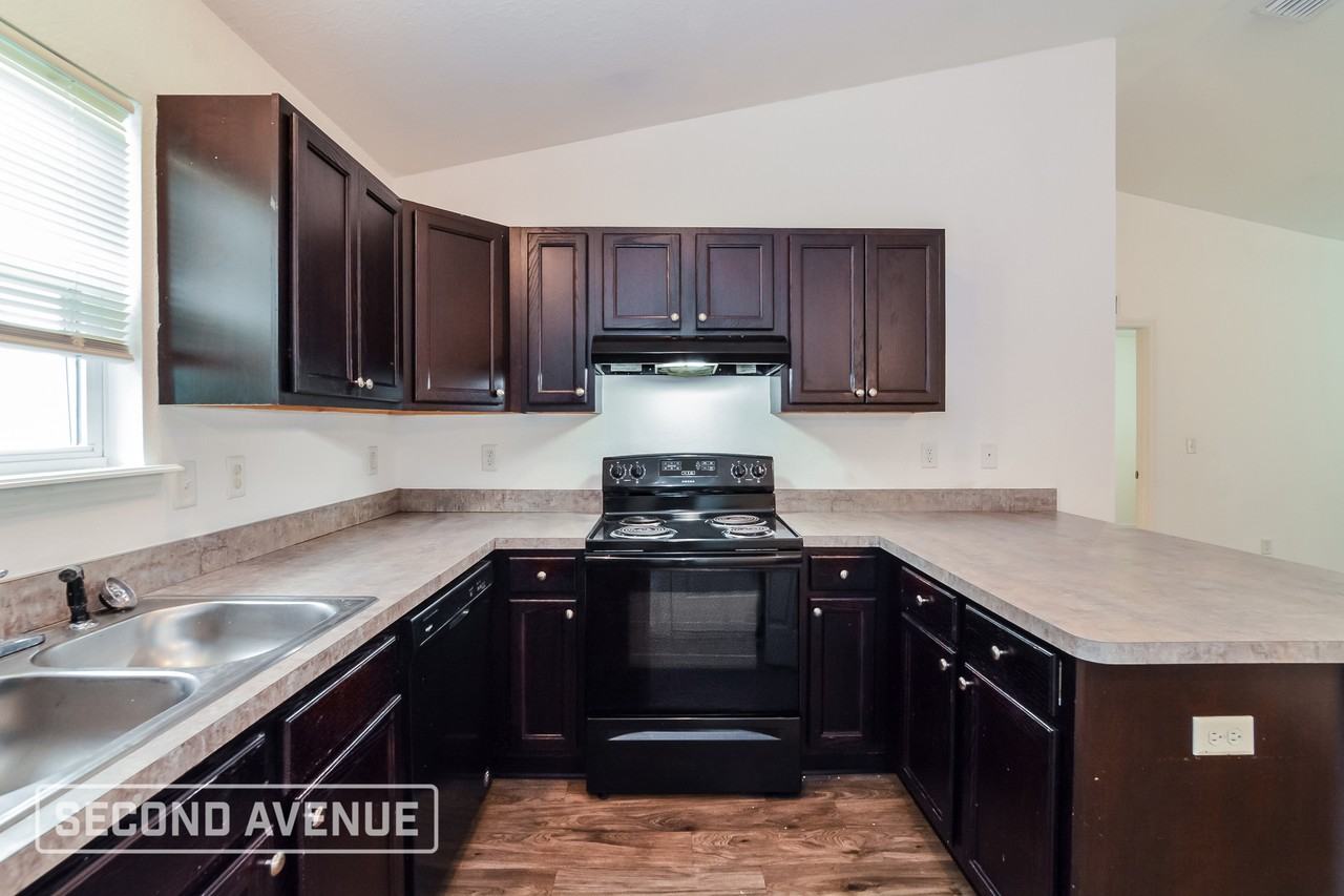 5279 Nw 53rd St - Photo 4 of 25
