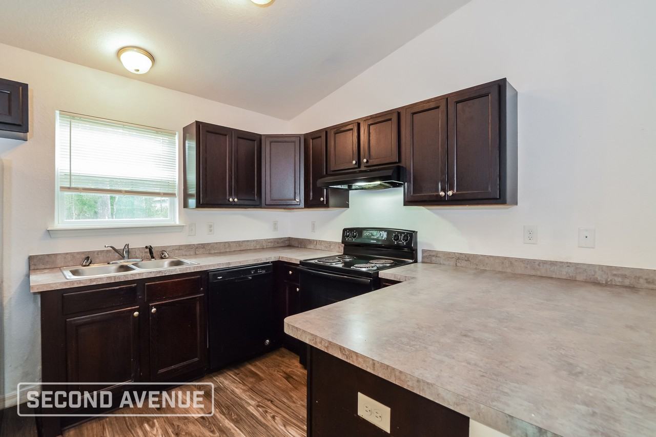 5279 Nw 53rd St - Photo 7 of 25