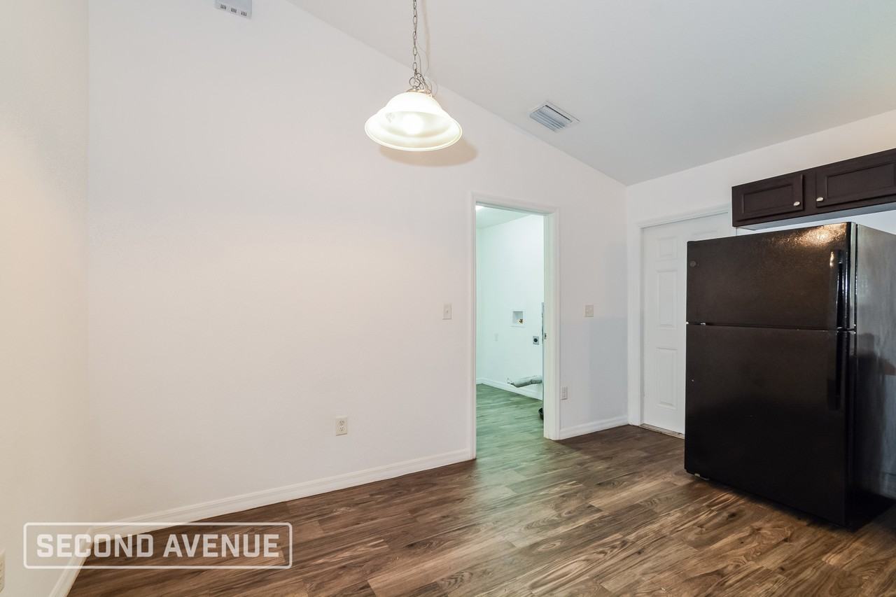 5279 Nw 53rd St - Photo 6 of 25