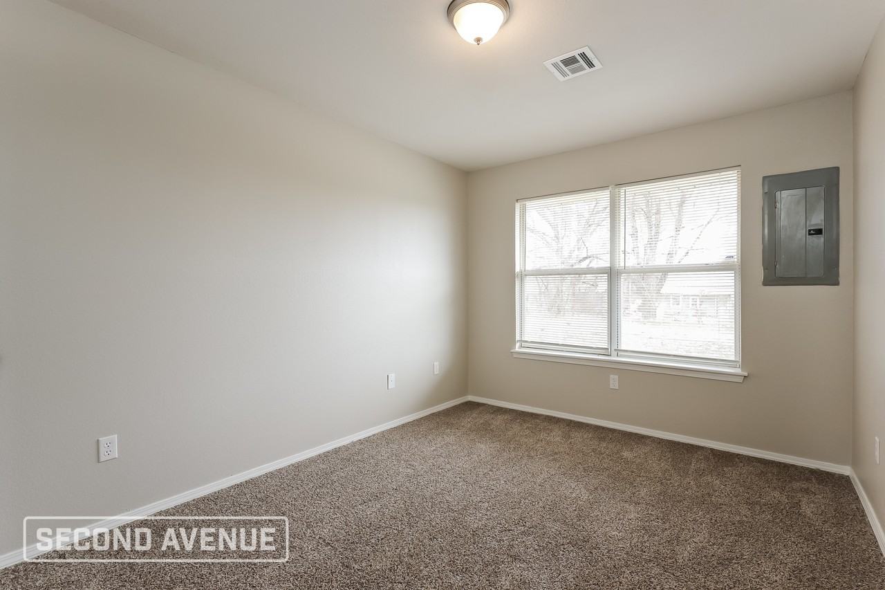 319 S Pennsylvania Ave - Photo 6 of 23