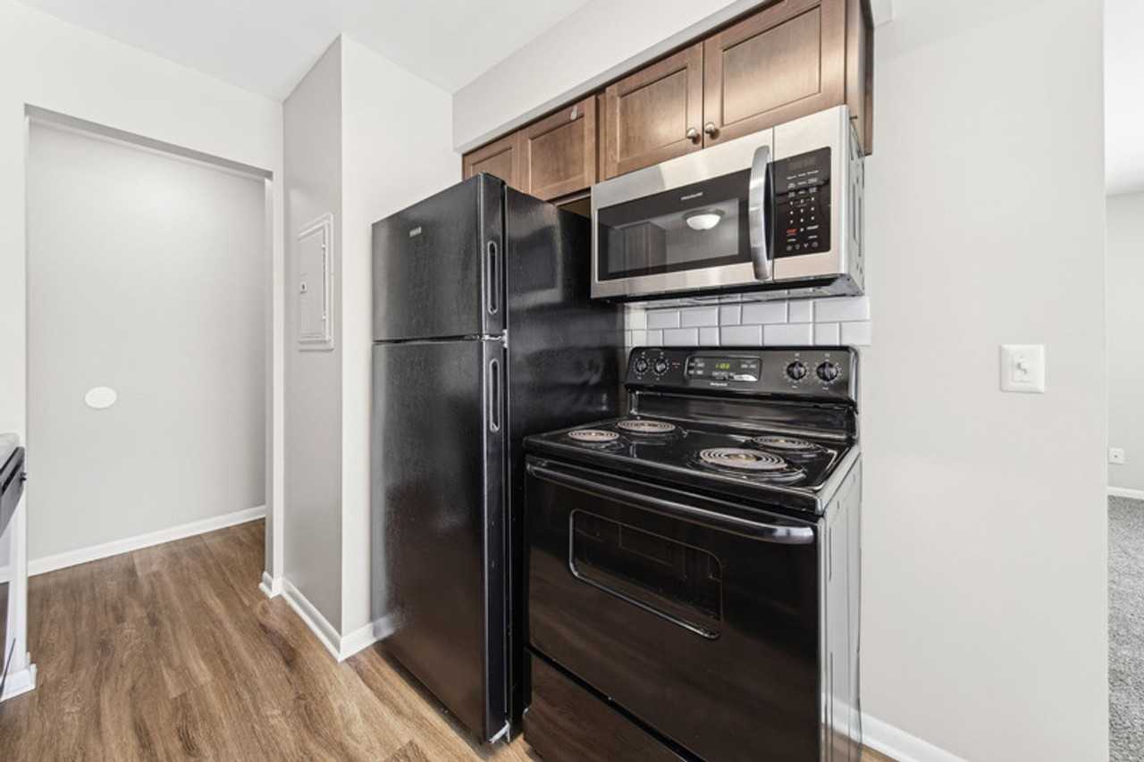 Williamsburg Apartments - Photo 3 of 50