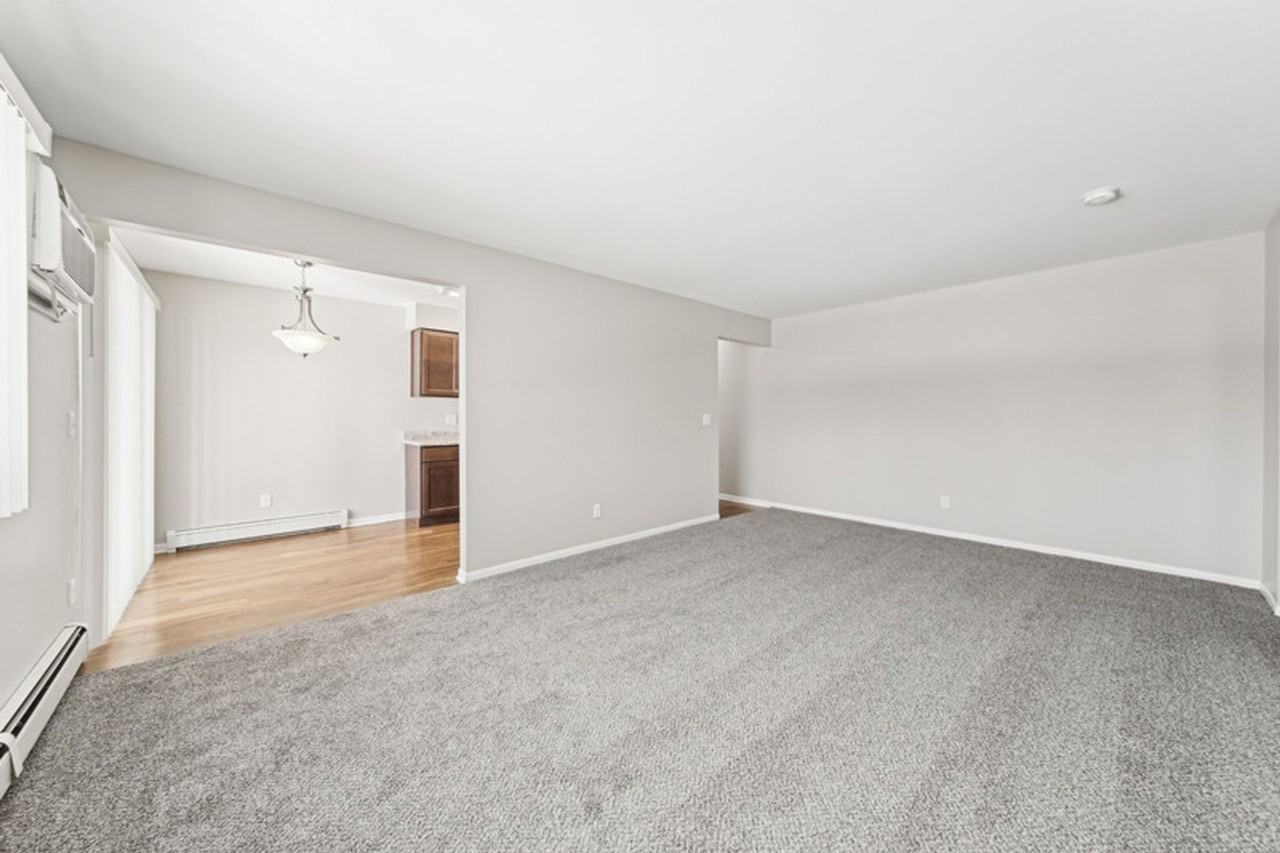 Williamsburg Apartments - Photo 4 of 50