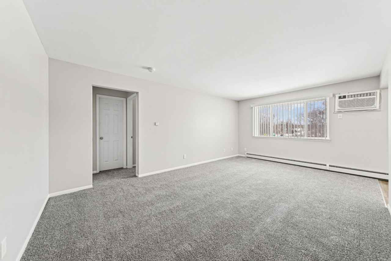 Williamsburg Apartments - Photo 6 of 50