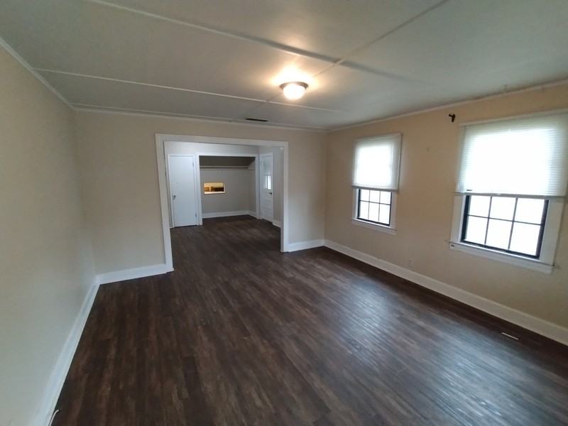 5605 Wesconnett Blvd - Photo 3 of 12