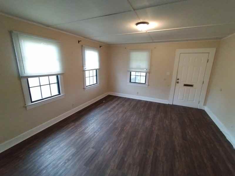 5605 Wesconnett Blvd - Photo 4 of 12