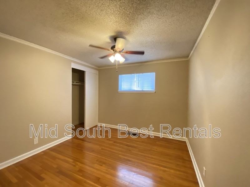 1 Broadmoor Dr - Photo 4 of 11