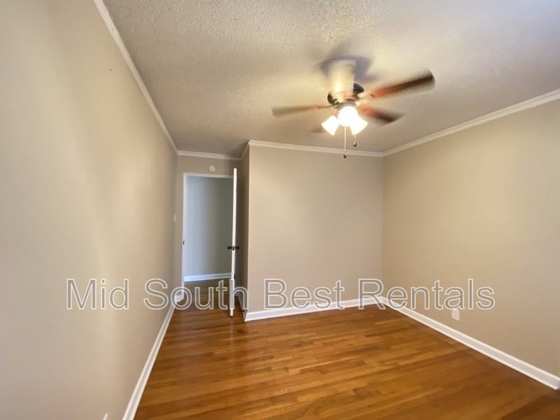 1 Broadmoor Dr - Photo 5 of 11