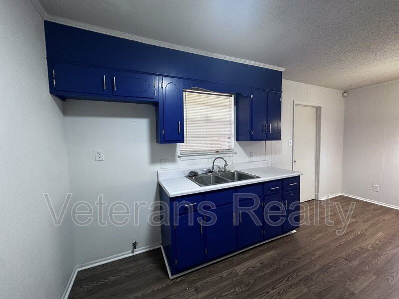 1313 42nd Ave - Photo 4 of 16