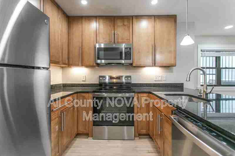 1323 K St Se #102 - Photo 6 of 19