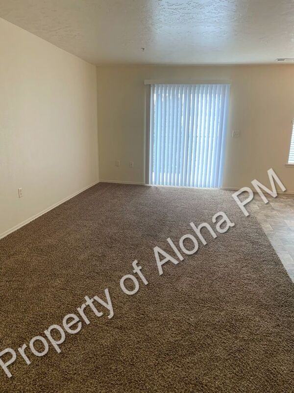 1031 W Pine Ave #4 - Photo 4 of 19
