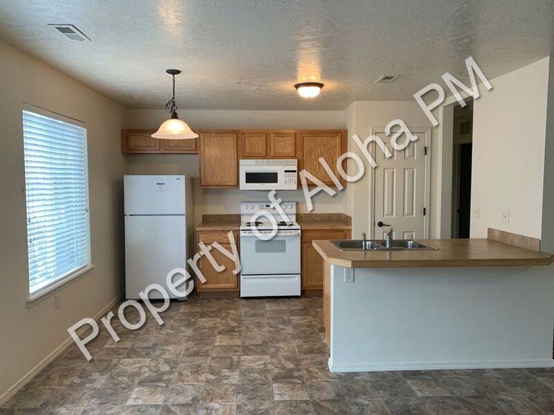 1031 W Pine Ave #4 - Photo 5 of 19