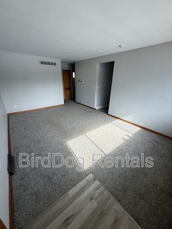 956 Salisbury Rd - Photo 3 of 15