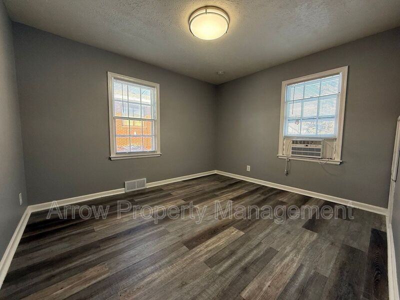 1640 Washington St #1 - Photo 5 of 6