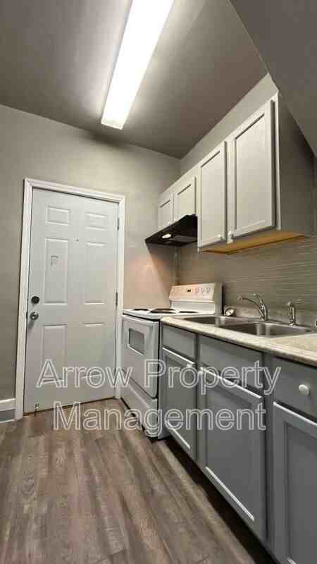 1215 Peach Street #1 - Photo 5 of 12