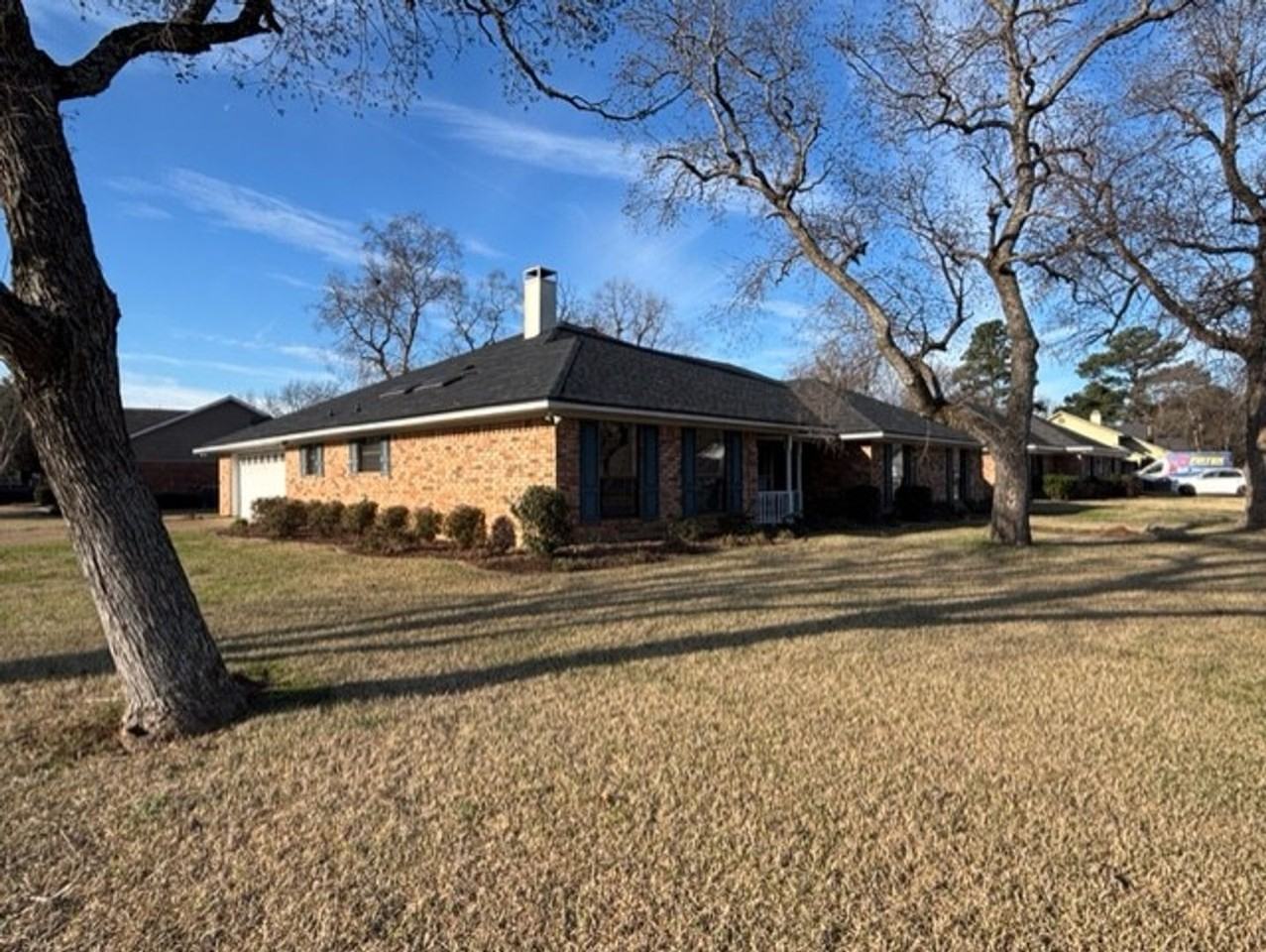 452 Mayfair 452 - Photo 3 of 30