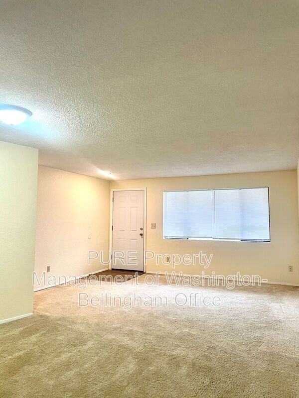 9176 Rainbow Ln #B - Photo 3 of 26