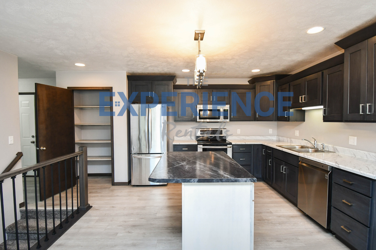 3704 S Outfield Cir - Photo 6 of 50