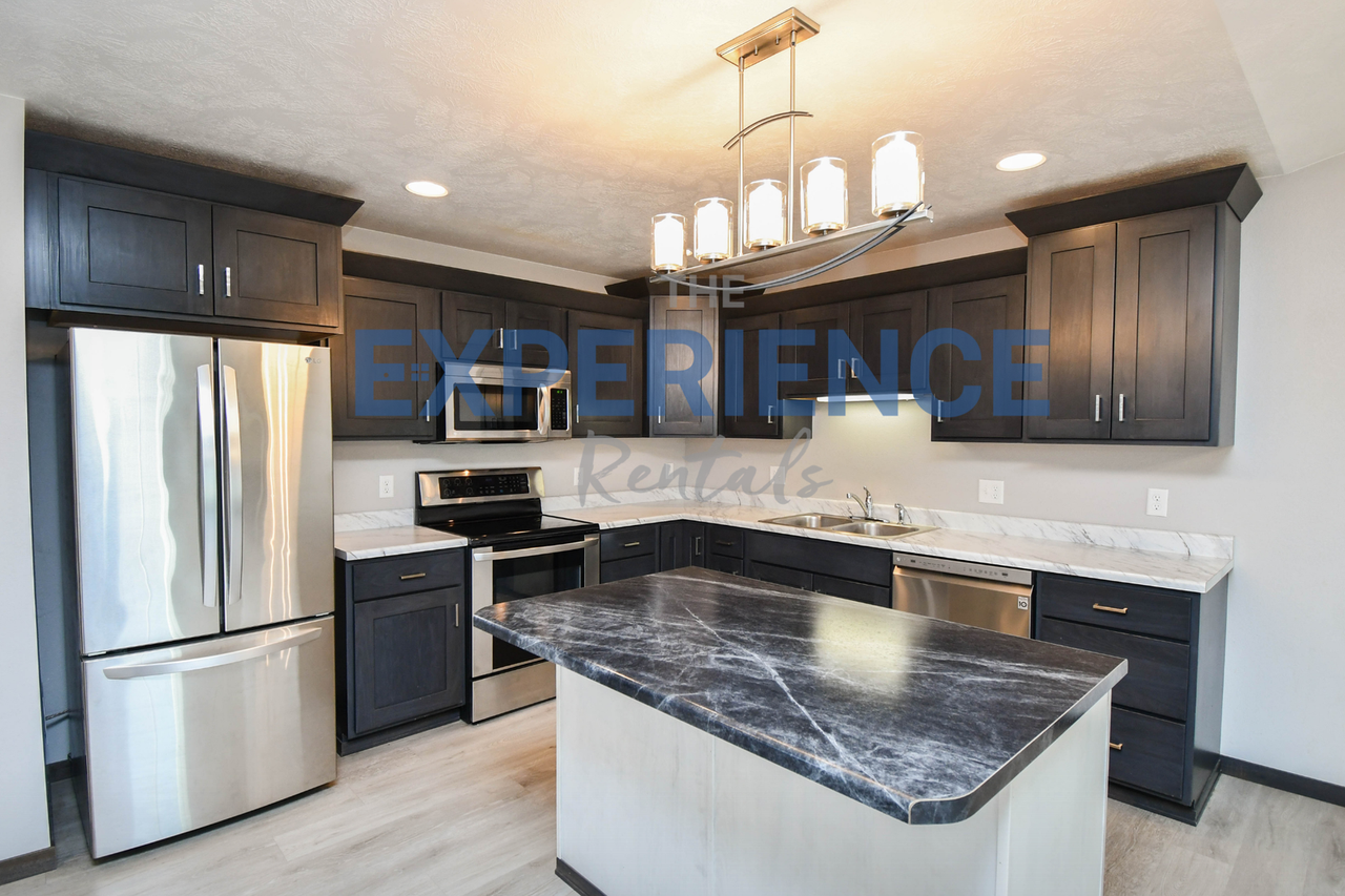 3704 S Outfield Cir - Photo 7 of 50