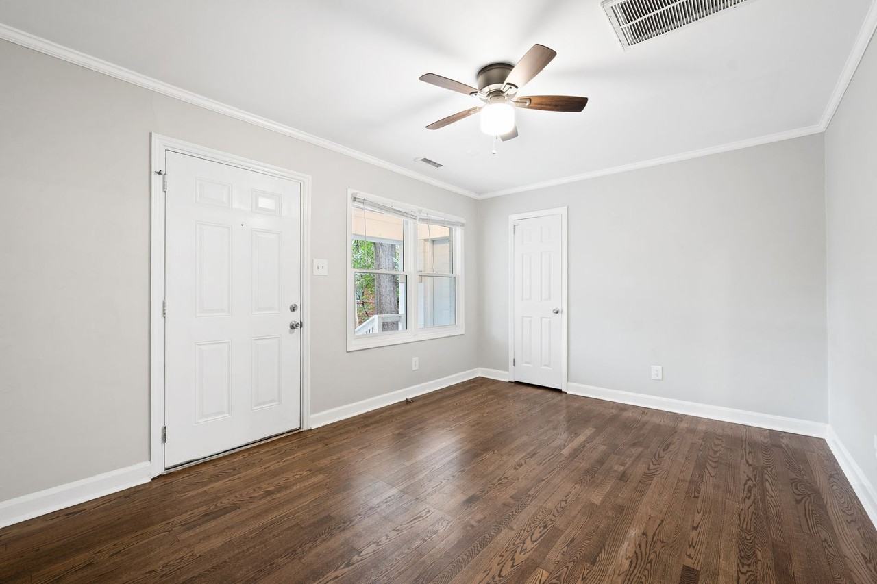 609 W Markham Ave - Photo 5 of 12