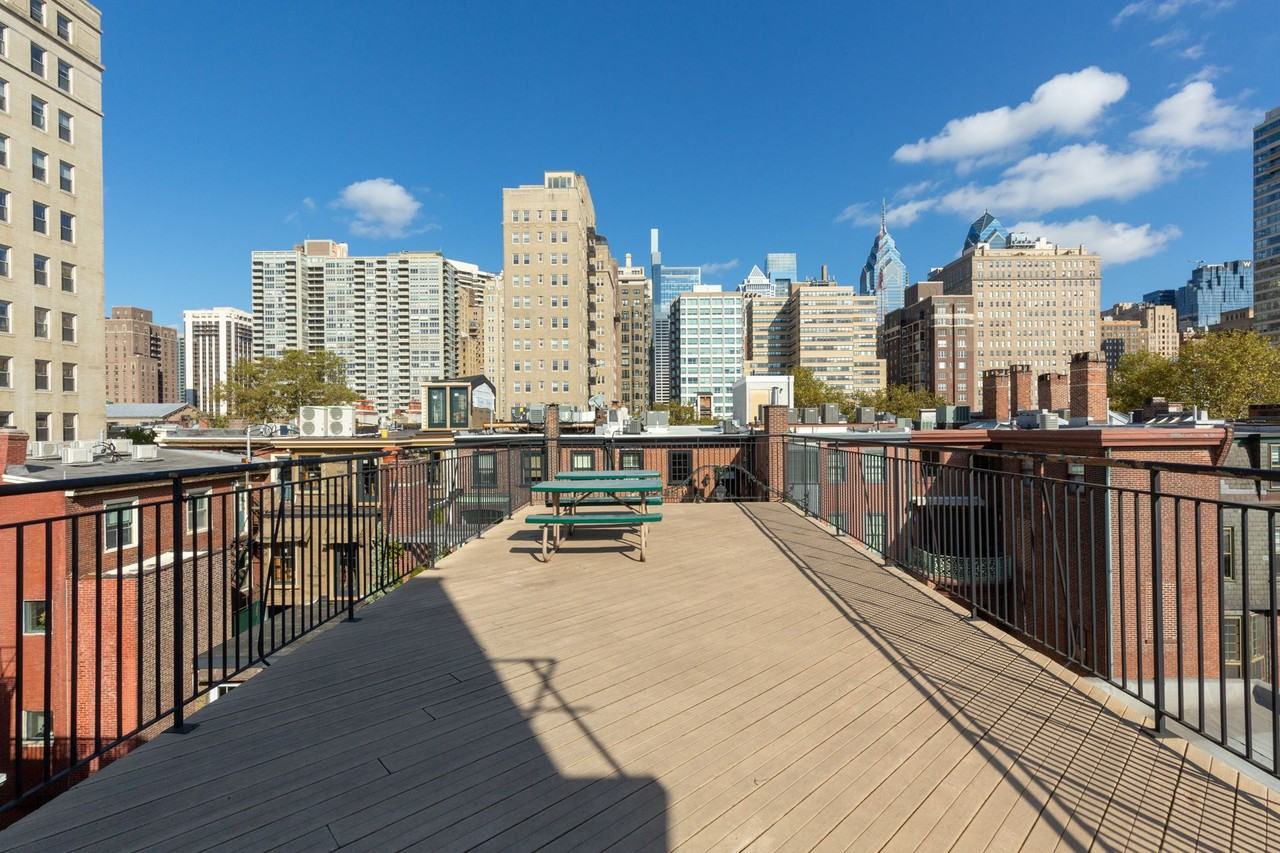 Pine Street Manor - Photo 3 of 5