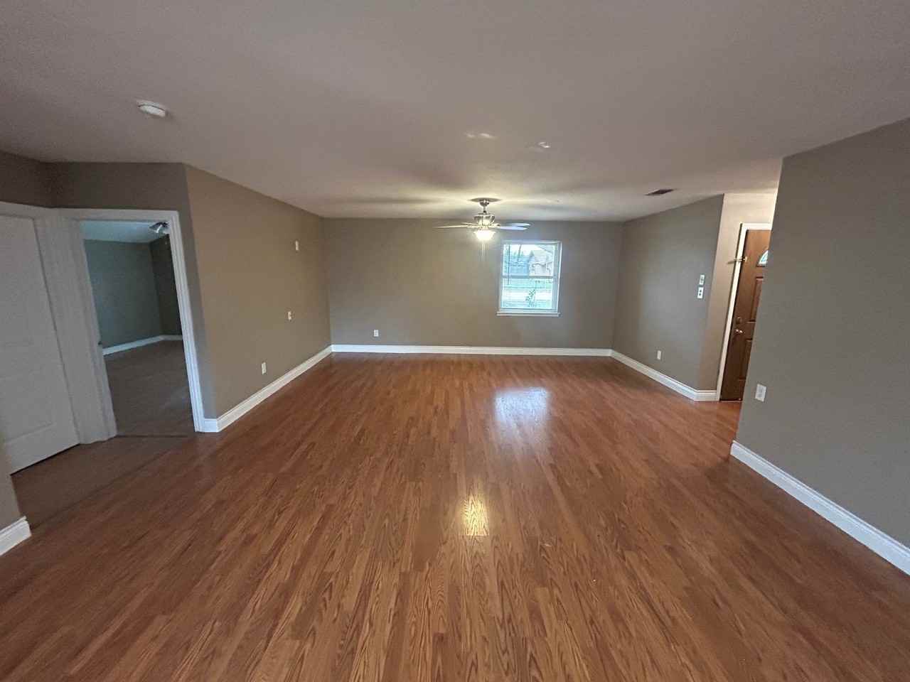 2202 Royal Oaks Dr - Photo 6 of 19