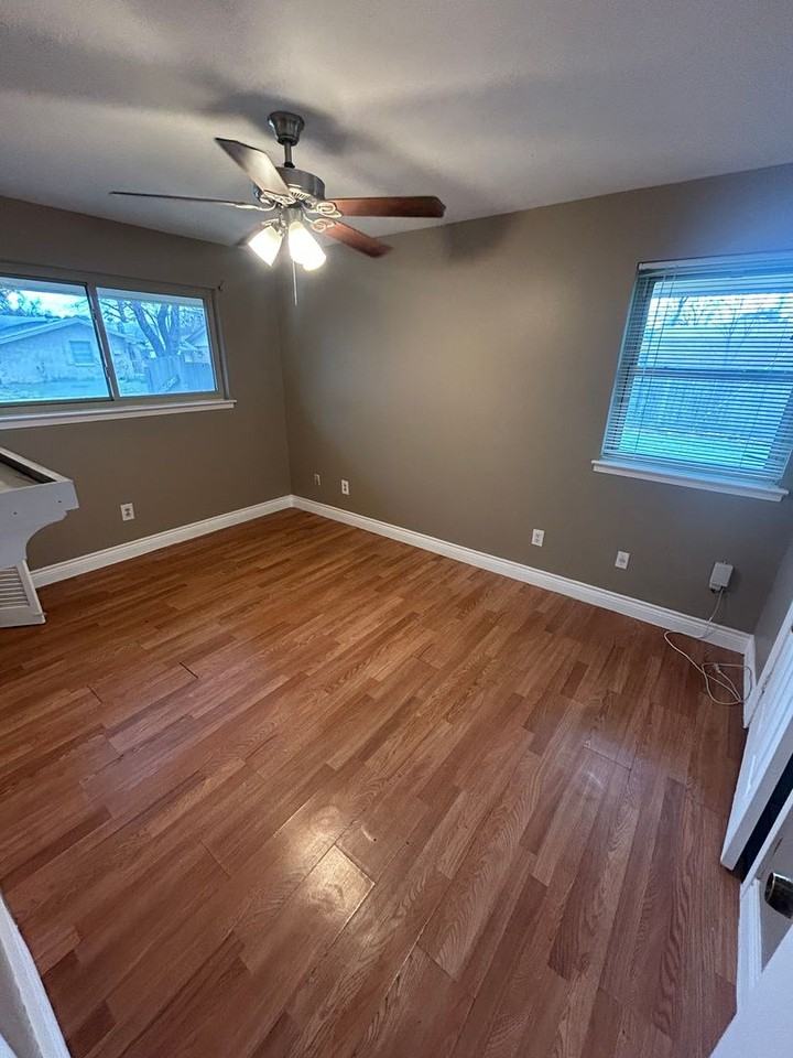 2202 Royal Oaks Dr - Photo 7 of 19