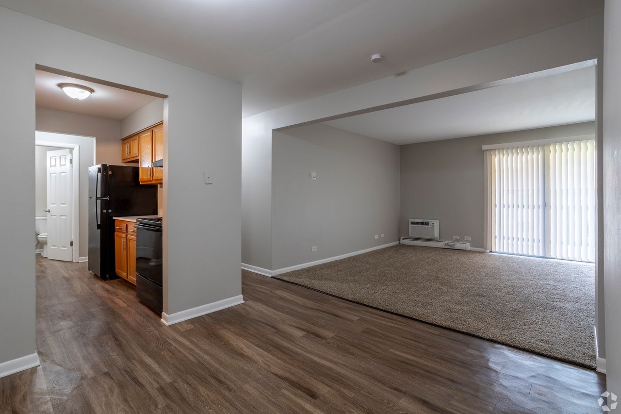 Westbridge Apartments - Photo 6 of 9