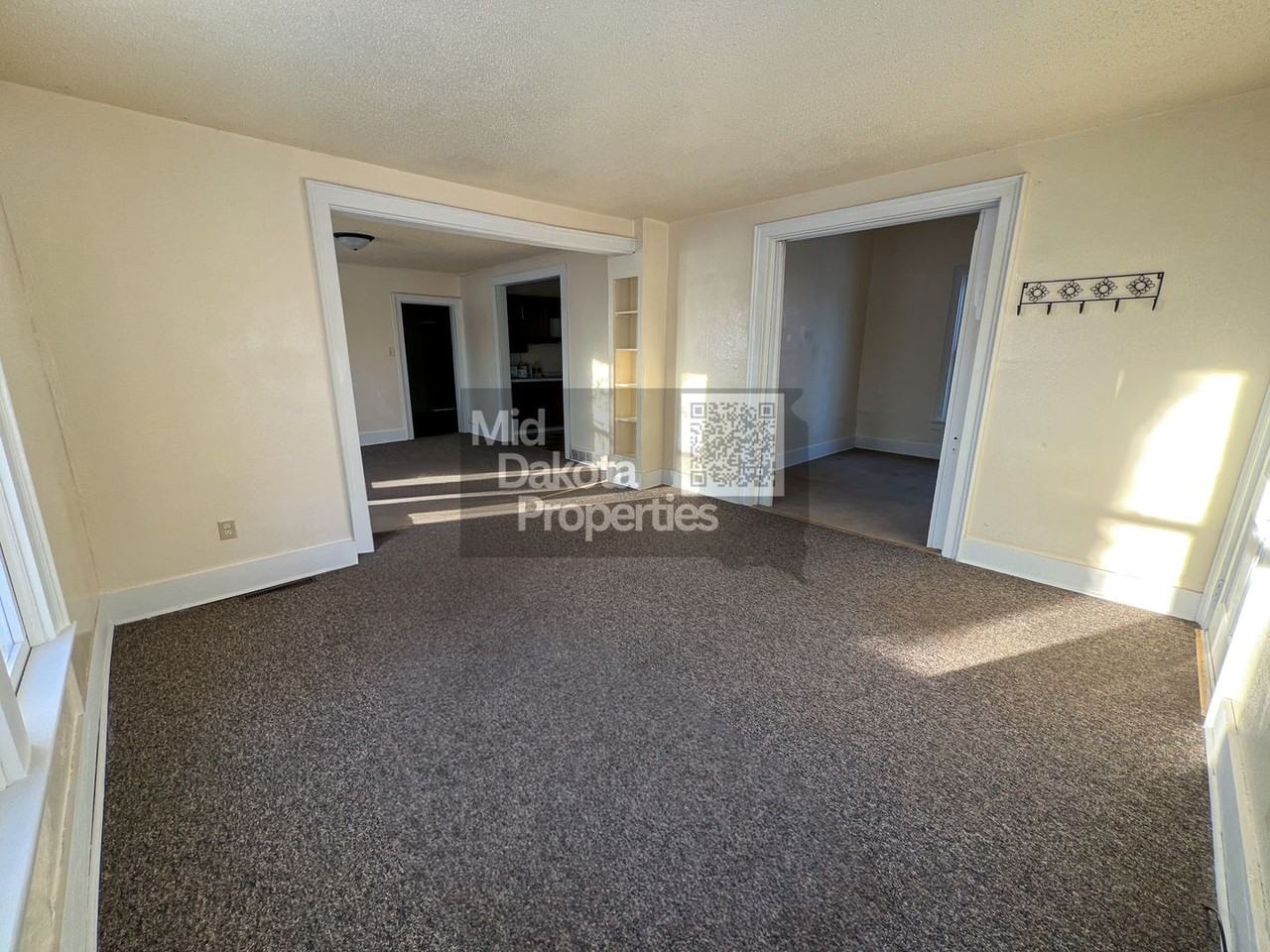 515 E Hanson Ave - Photo 3 of 18