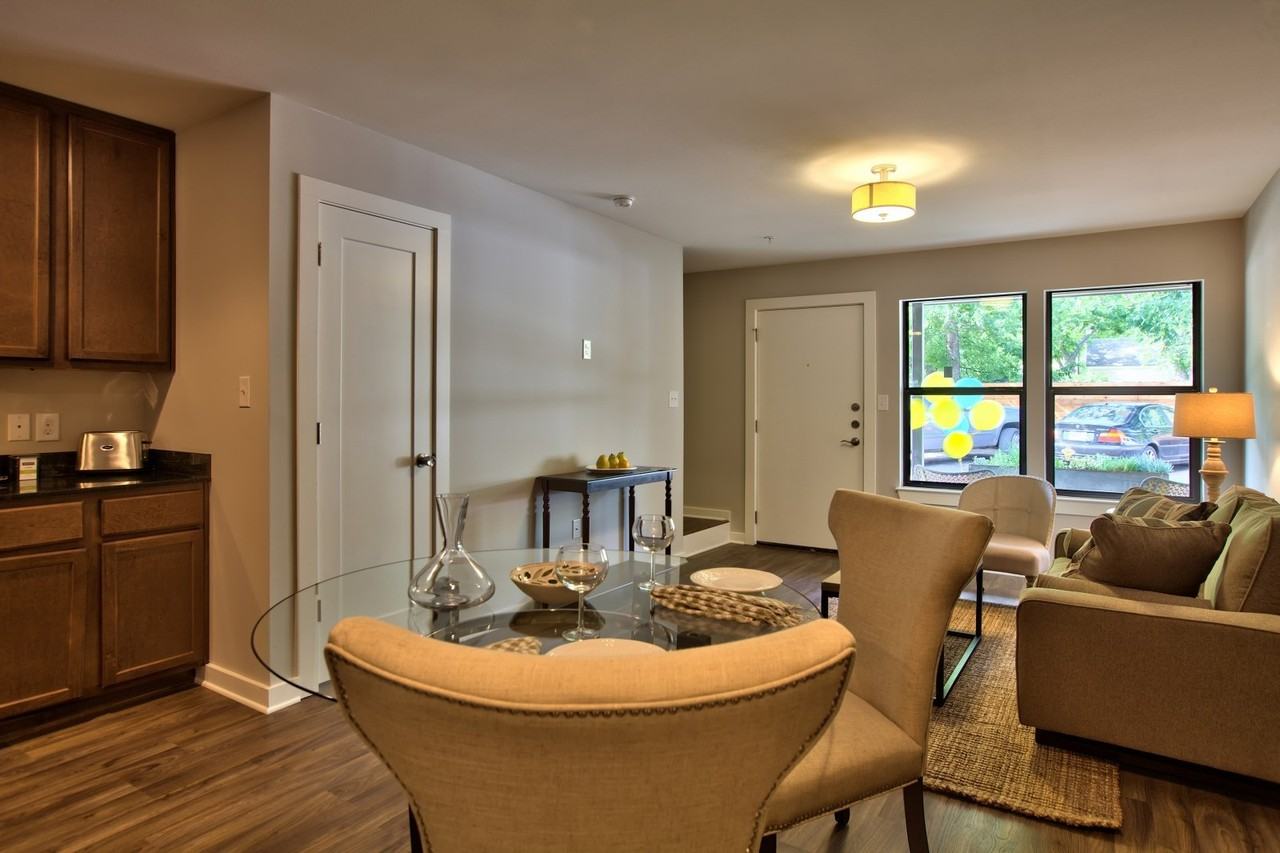 924 E 51st St #105 - Photo 2 of 43