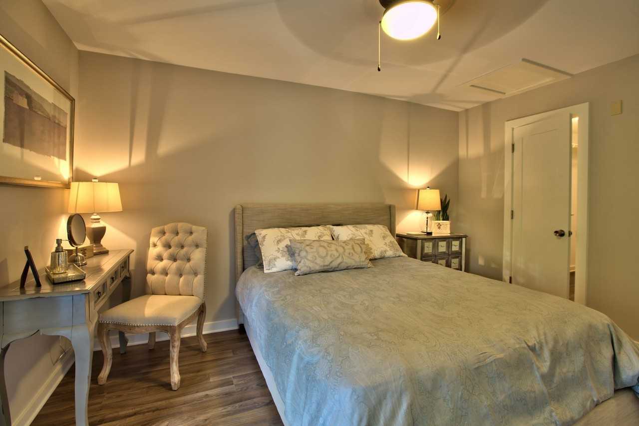 924 E 51st St #105 - Photo 7 of 43