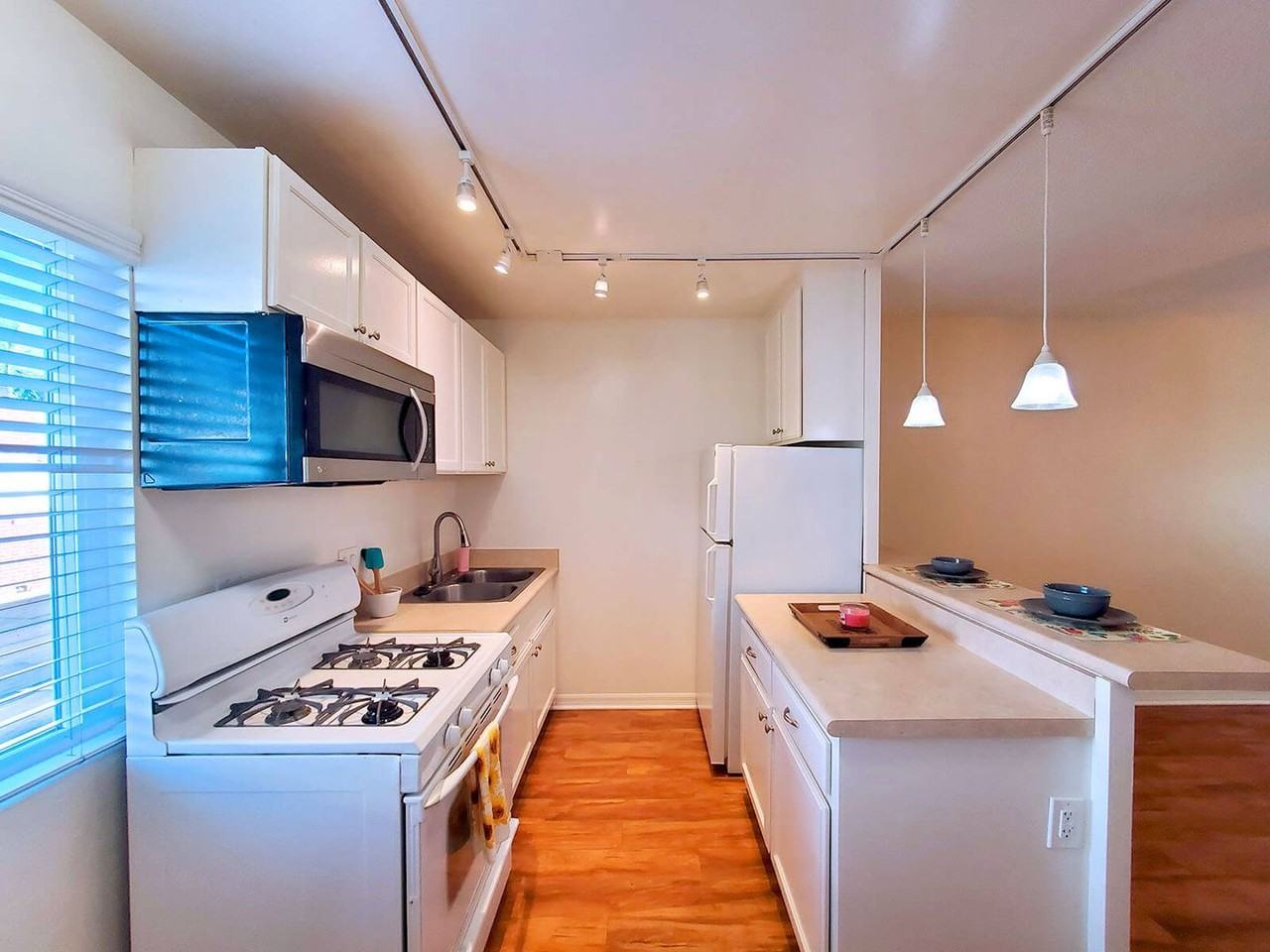 Paradise Palms - Photo 3 of 50