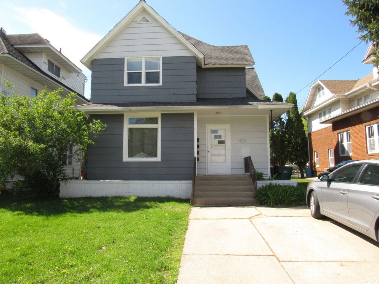 824 Center St W - Photo 2 of 15