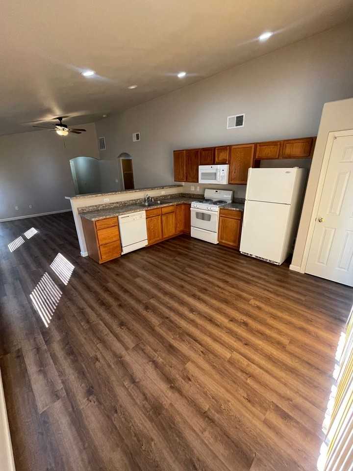 5179 Arena Dr - Photo 6 of 25