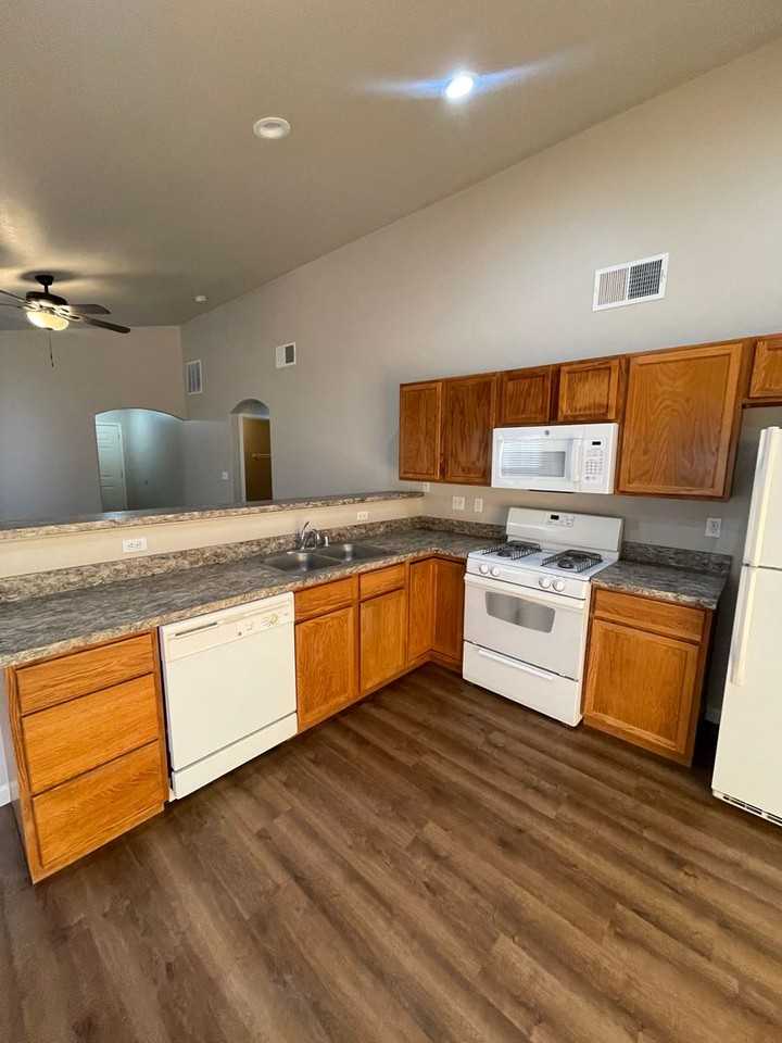 5179 Arena Dr - Photo 7 of 25