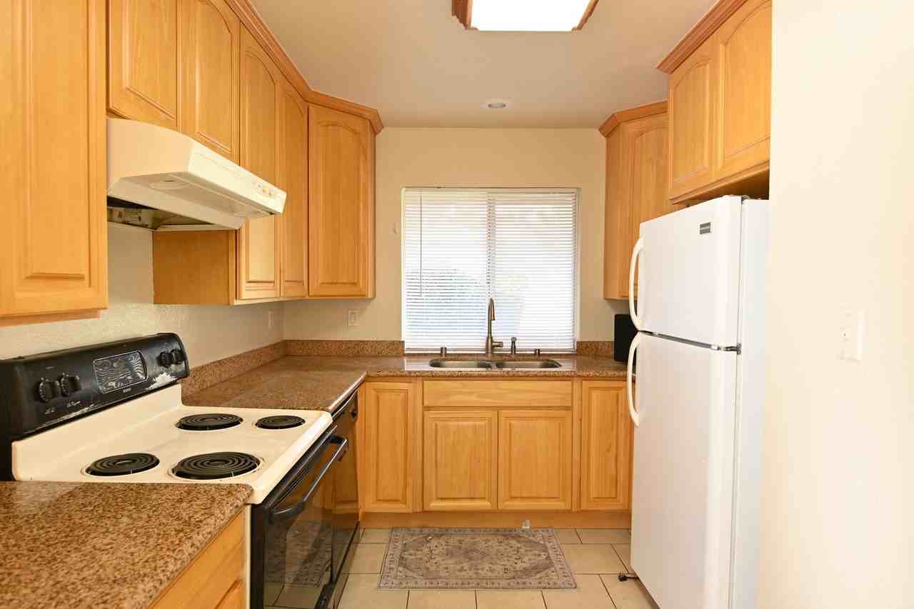 4587 Thornhaven Way - Photo 3 of 27