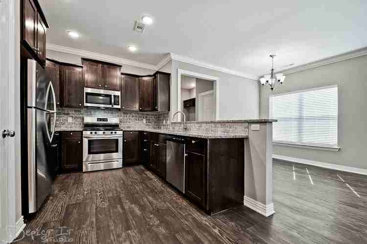 3402 Sw Gibson Ave - Photo 7 of 22