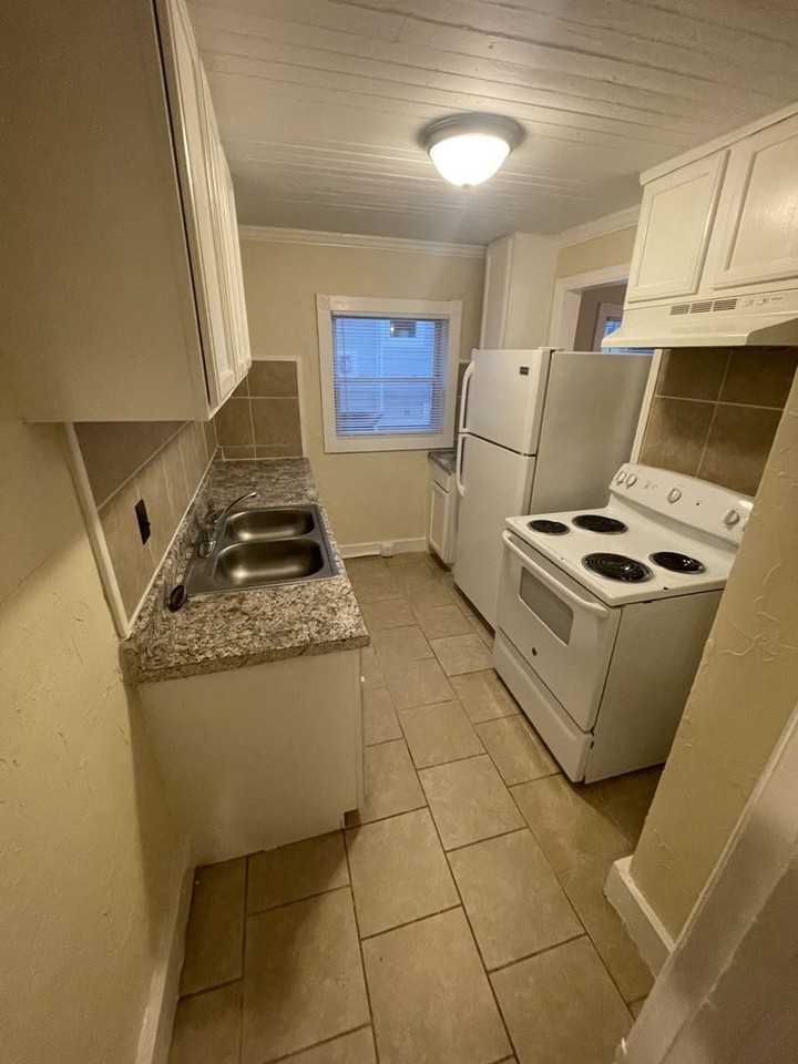 602 Bragg St - Photo 6 of 12