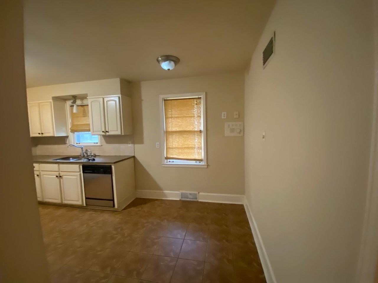 103 N Fernway Rd - Photo 5 of 16