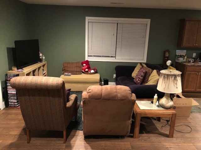 904 Davis Ln - Photo 2 of 12