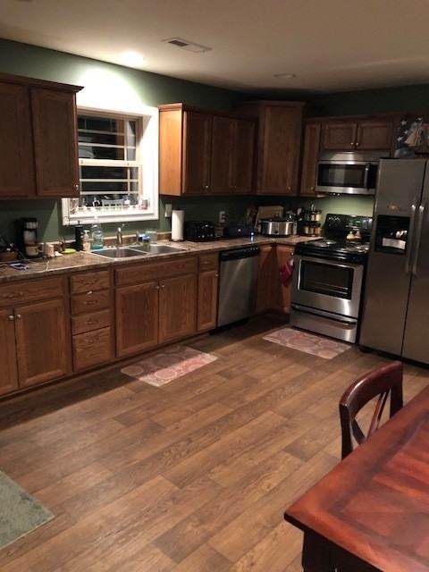 904 Davis Ln - Photo 3 of 12