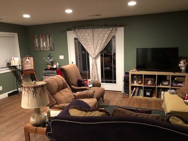 904 Davis Ln - Photo 4 of 12