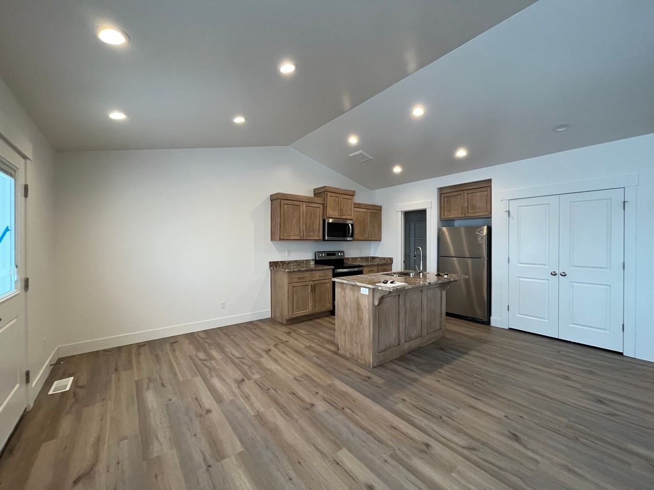 6132 N Red Shirt Rd - Photo 2 of 12