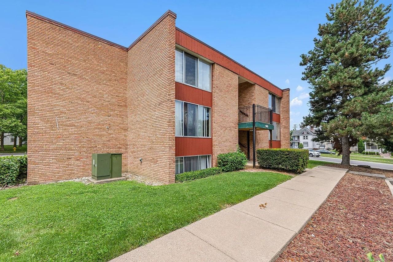 715 -777 Washtenaw - Photo 2 of 30