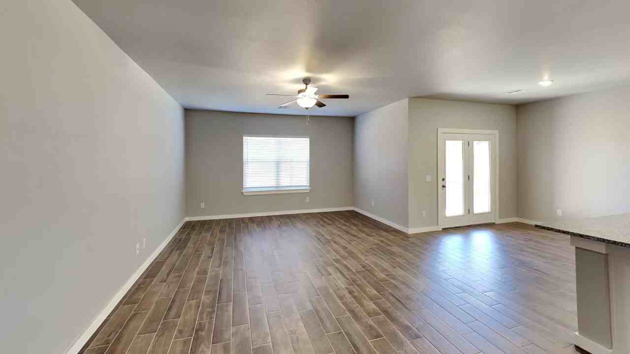 4300 Ne 123rd St - Photo 4 of 31