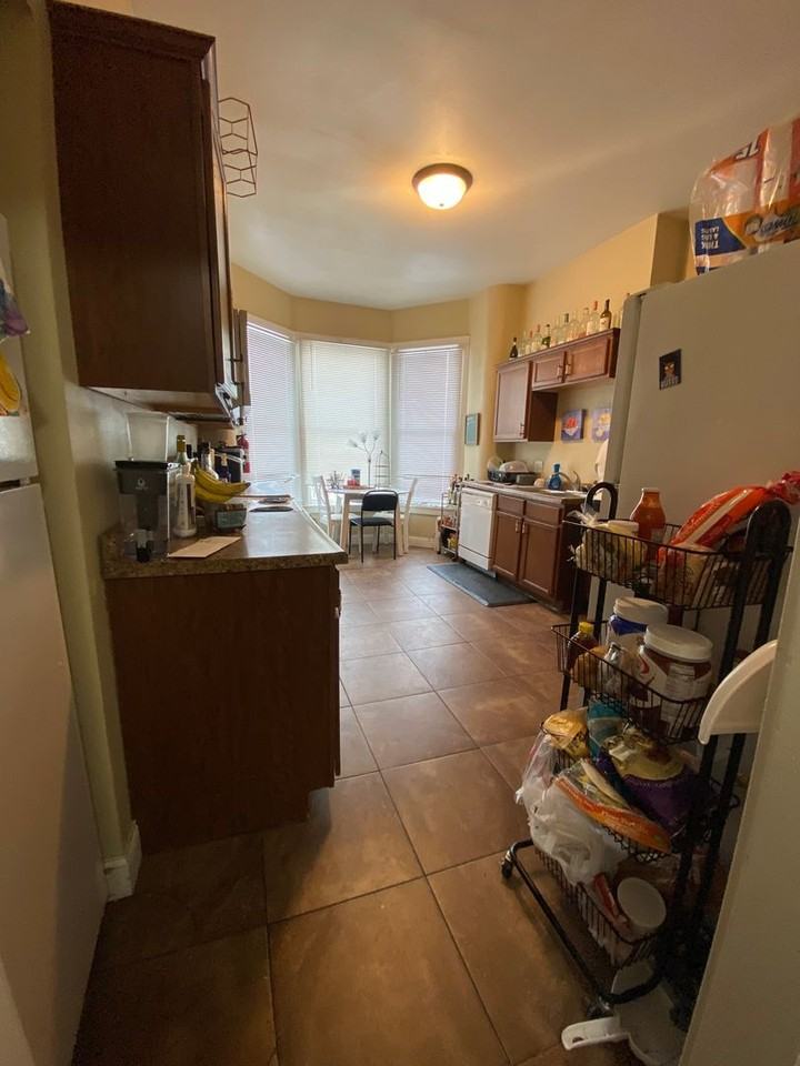 230 South Dodge Street - Photo 4 of 17